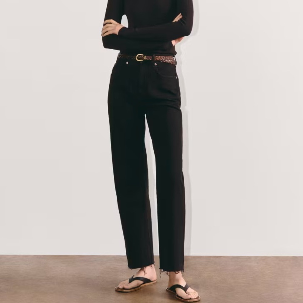 Everlane The Way High Jean - Black, frayed hem
